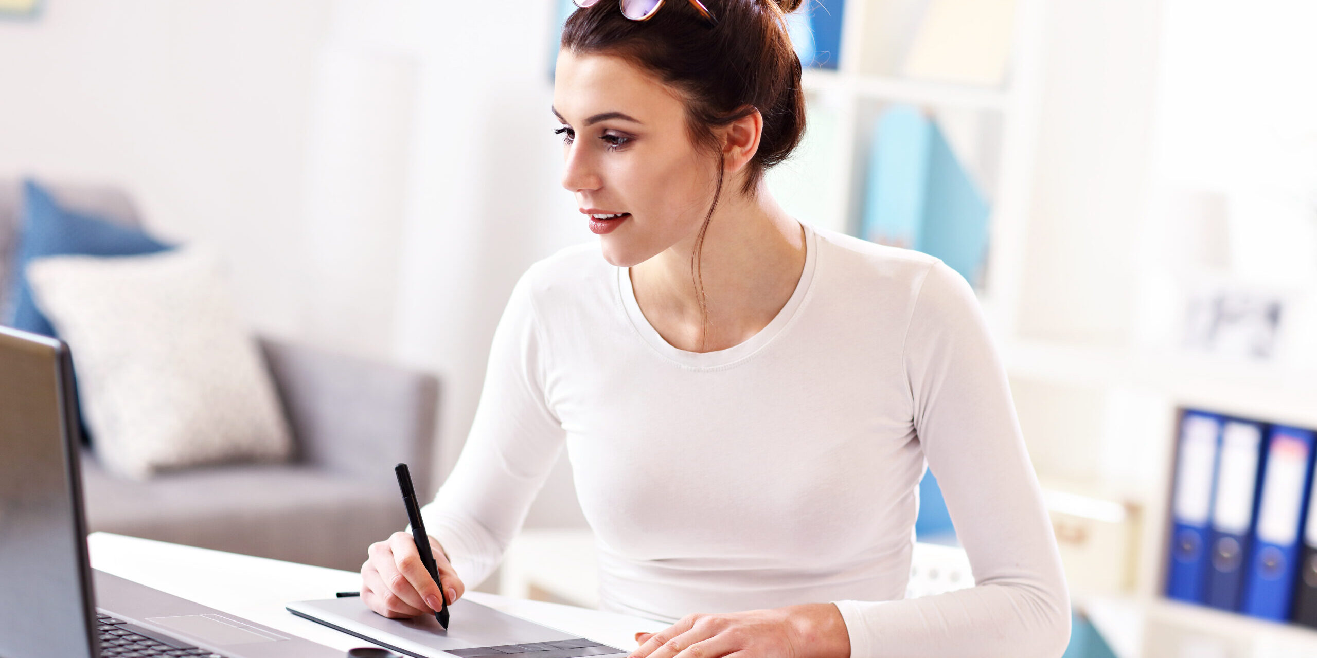 Start Side Business While Working Full Time Without Quitting Job Professional starting side business while working full time building part-time business from home office